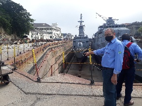 Serviço naval e controle de qualidade